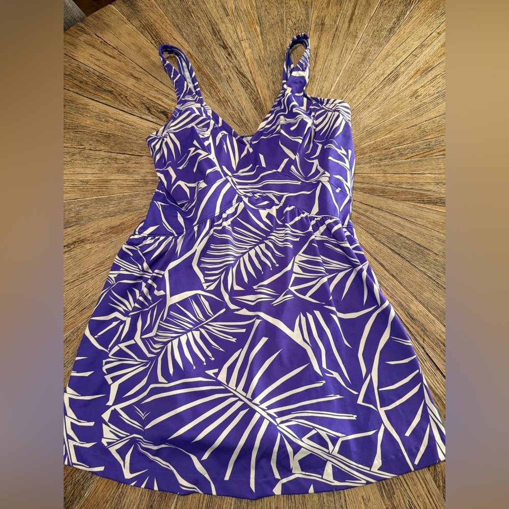 Maxine of Hollywood size 18 Skirted One-Piece Swimsuit Purple Palm Print dress